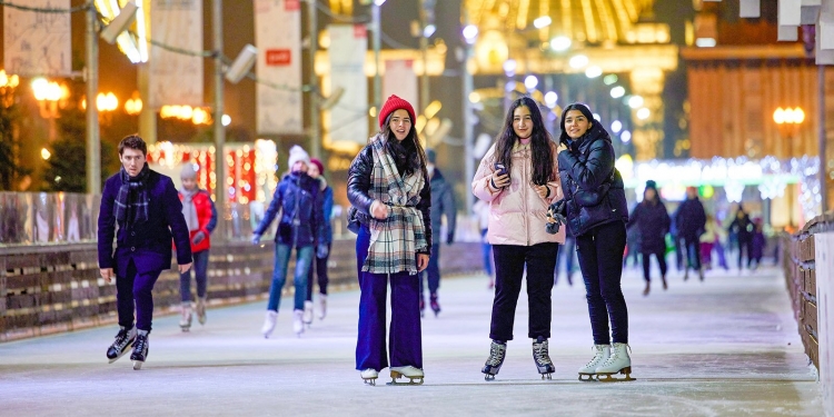 Самый большой каток Москвы открывается на ВДНХ