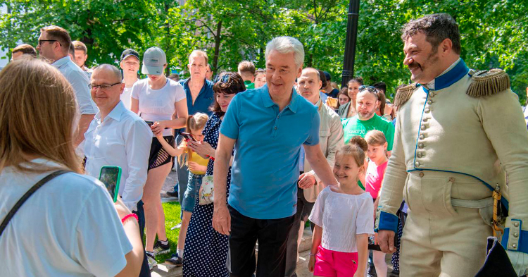 Собянин подвел итоги фестивалей «Времена и эпохи» и «Подорожник»