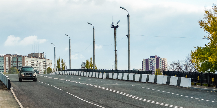 Ключевой путепровод в центре Луганска восстановили московские специалисты