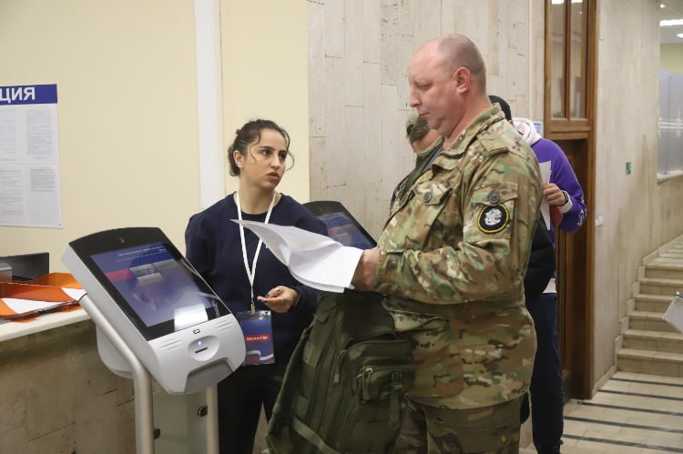 Будущие контрактники рассказали о причинах решения записаться на военную службу