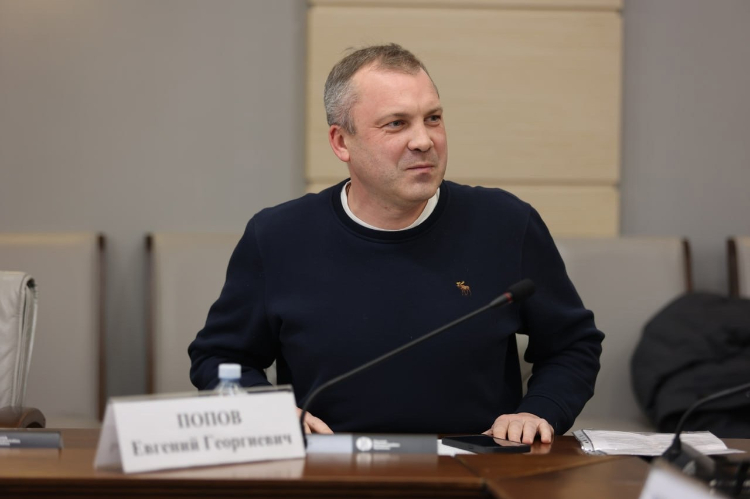 Тележурналист Евгений Попов поддержал решение президента участвовать в выборах