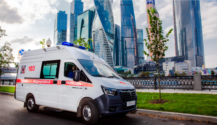 Собянин поздравил работников московской скорой помощи со 105-летием службы