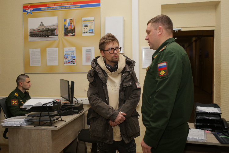Артист Александр Головин посетил Единый пункт отбора на военную службу по контракту