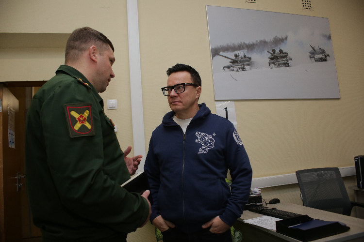 Музыкант Сергей Войтенко посетил Единый пункт отбора на военную службу по контракту