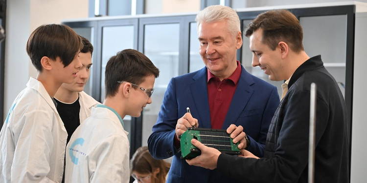 Собянин: Уникальная инновационная школа открылась в центре «Сколково»