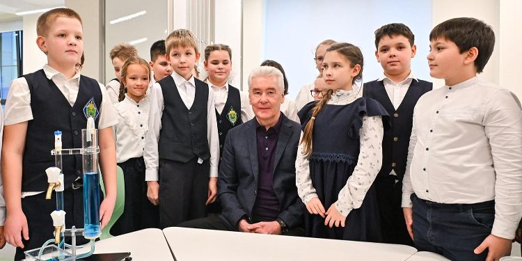Собянин открыл новый корпус кадетской школы с детским садом в районе Беговой