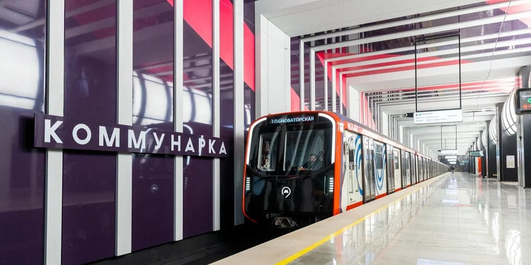 Сергей Собянин поздравил работников столичной подземки с 90-летием метро