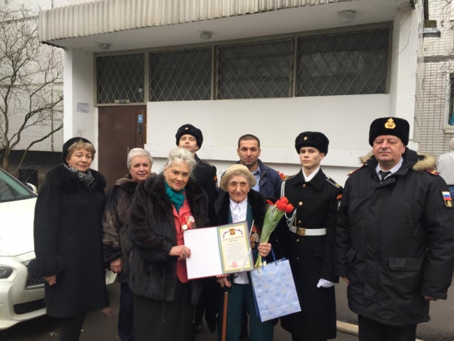 Кадеты поздравили женщин с Днем 8 марта