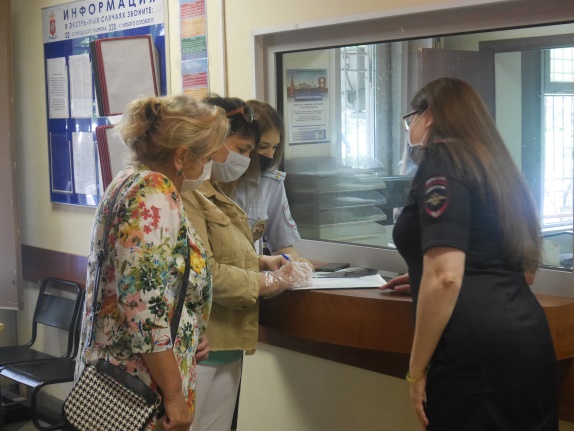 Общественный совет при УВД по ЗАО провел мониторинг деятельности подразделения ОВМ полиции в западном округе