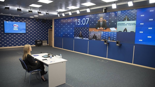 «Единая Россия» будет работать над расширением программы «Земский доктор» и принятием закона о гаражной амнистии