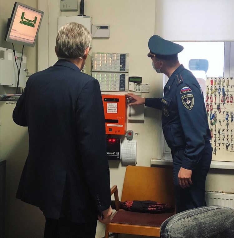 Сотрудники ГУ МЧС по Москве провели плановую проверку в ЦССВ «Наш дом»