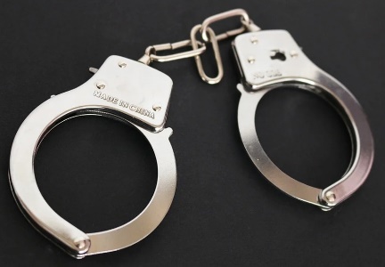 В Западном округе полицейские задержали подозреваемого в угрозе убийством