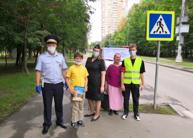На западе Москвы подвели итоги профилактического мероприятия «Маленький пешеход»