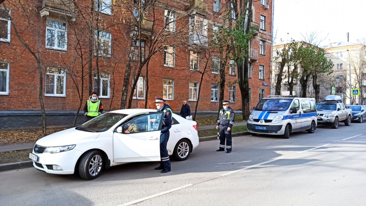 Сотрудники Отдела ГИБДД Западного округа столицы провели акцию «Безопасный переход»