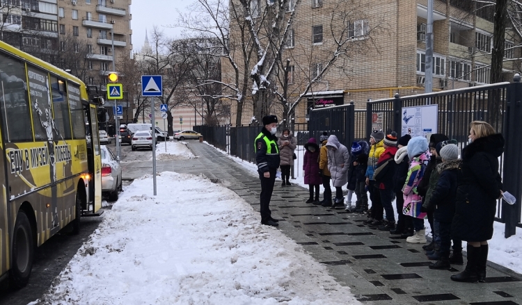Сотрудники Госавтоинспекции Западного округа столицы провели профилактическую акцию «Безопасная экскурсия»