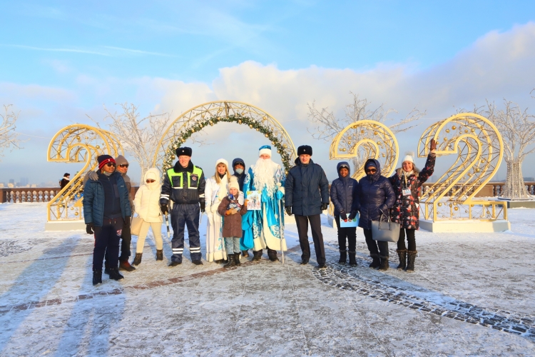Сотрудники Госавтоинспекции по ЗАО приняли участие во всероссийской акции «Полицейский Дед Мороз»!