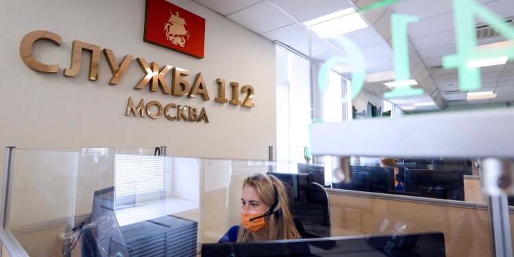 Лучшие операторы Службы 112 Москвы за 2021 год рассказали о секретах эффективности