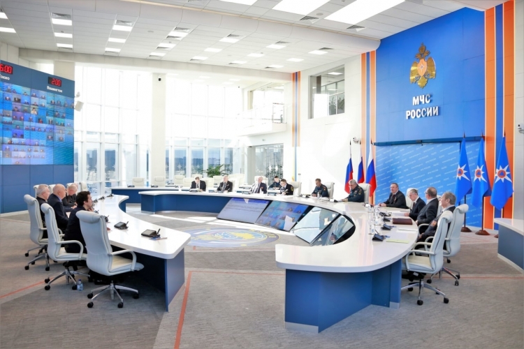 Итоги патриотической работы с молодежью обсудили на заседании Центрального совета ветеранов МЧС России