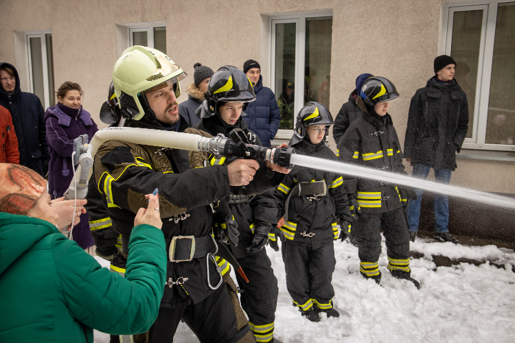 Около 350 человек принимают участие в учебном курсе «Добровольцы-помощники спасателей»