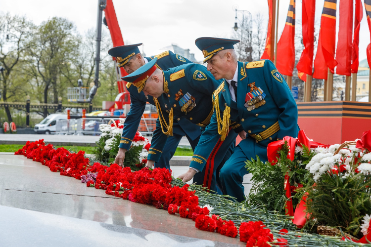 Мчс россии руководство фото