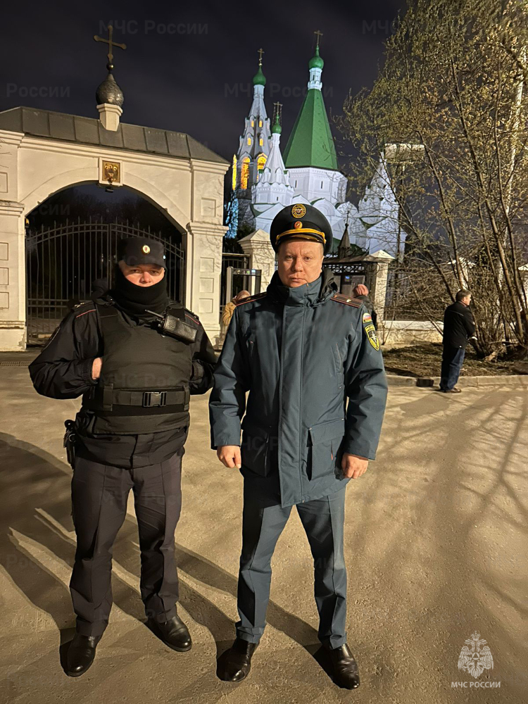 Более 750 столичных спасателей и добровольцев обеспечили пожарную безопасность на Пасху