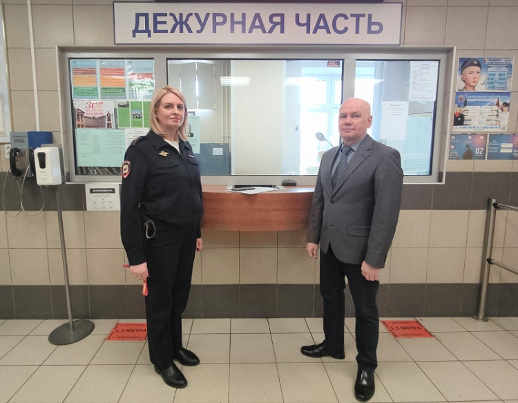 Заместитель председателя ОС при УВД по ЗАО Александр Терентьев посетил ОМВД России по району Раменки