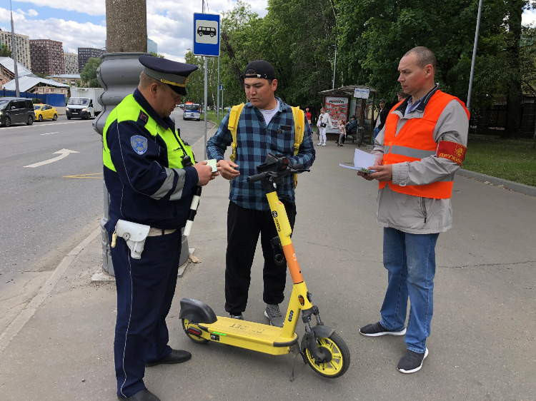 Отдел ГИБДД по ЗАО принял участие в городском профилактическом мероприятии