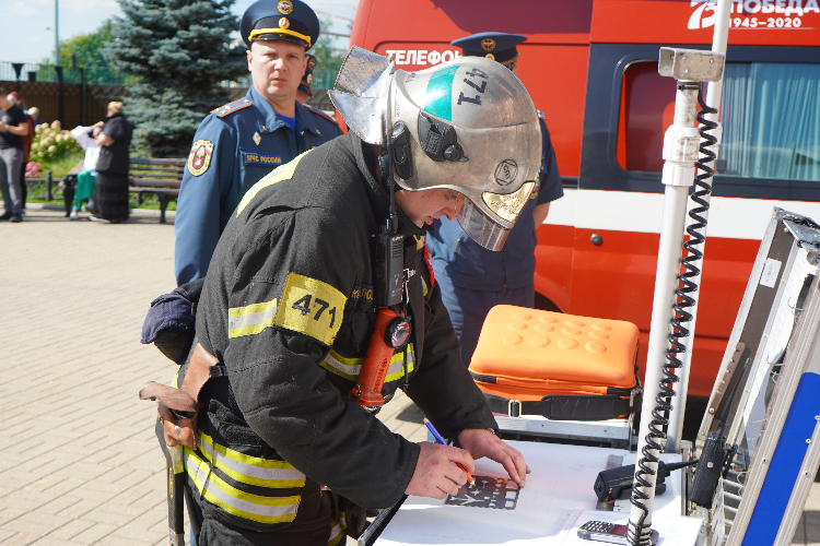 Пожарные Западного округа провели учения на ДК Рублево