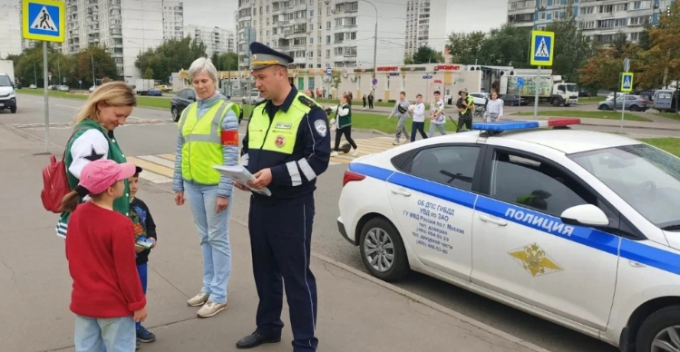 На западе Москвы подвели итоги профилактического мероприятия «Маленький пешеход»