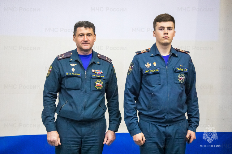 Торжественное мероприятие по случаю присвоения первых специальных званий состоялось в ГУ МЧС России по городу Москве