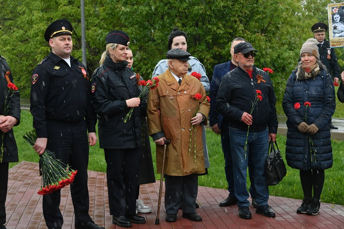 Сотрудники полиции, общественники и ветераны УВД по ЗАО посетили торжественное мероприятие в честь Дня Победы