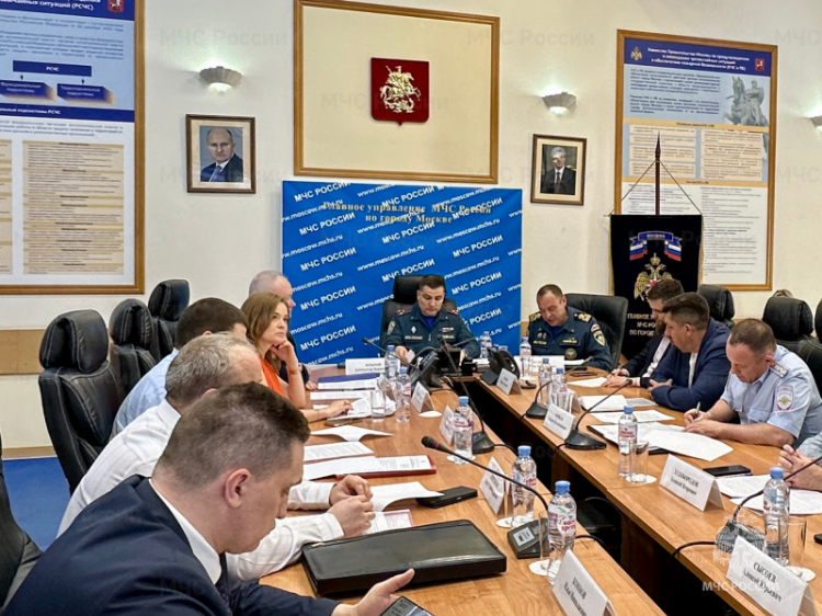 В Москве состоялось совещание по безопасности населения на водных объектах в летний период