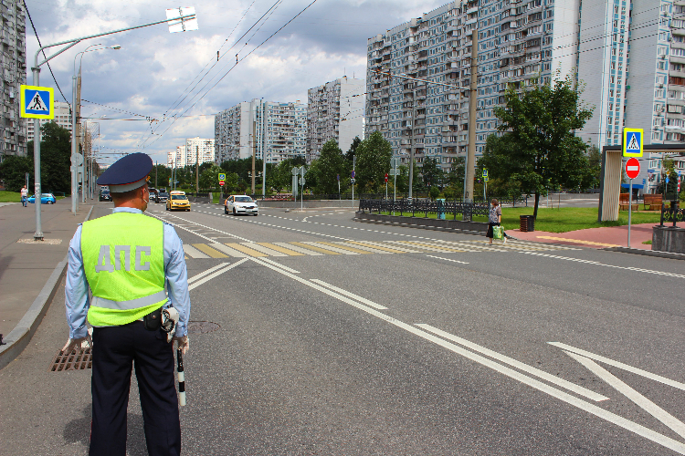 Отдел ГИБДД по ЗАО принял участие в профилактическом мероприятии по обеспечению соблюдения БДД при эксплуатации СИМ