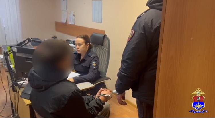 Транспортными полицейскими совместно с УФСБ установлены и задержаны подозреваемые в поджоге электропоездов в Подмосковье