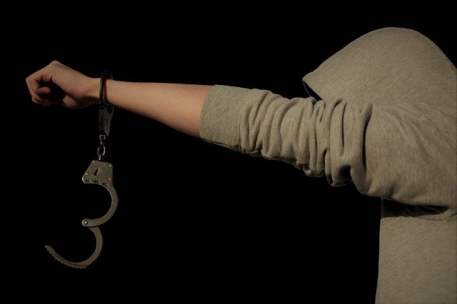 На западе столицы полицейские задержали подозреваемых в попытке кражи из квартиры