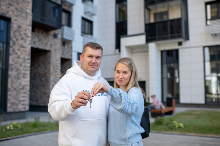 «Просторно, солнечно!». В Фили-Давыдкове началось заселение дома по реновации